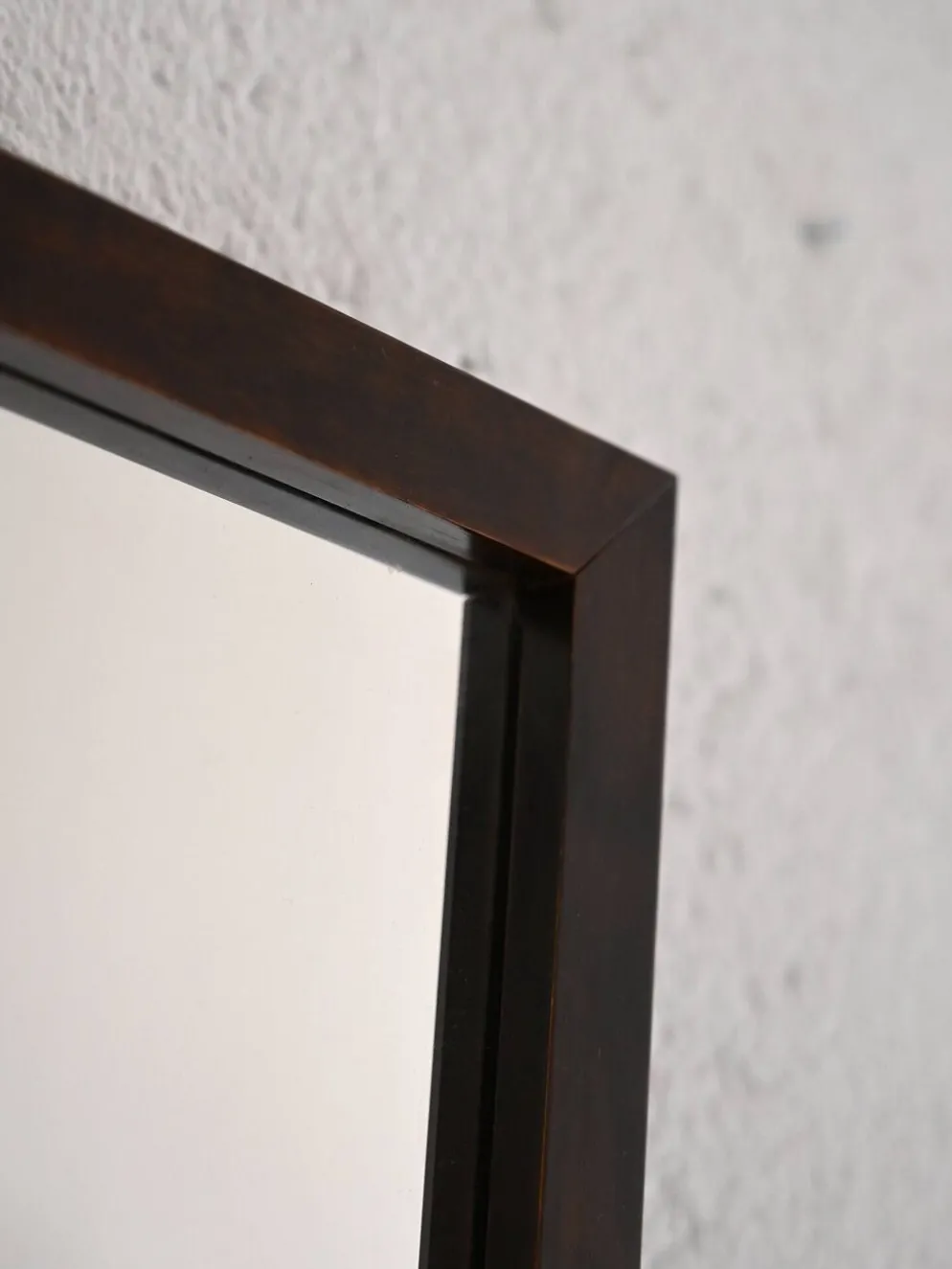Miroir scandinave avec cadre en bois