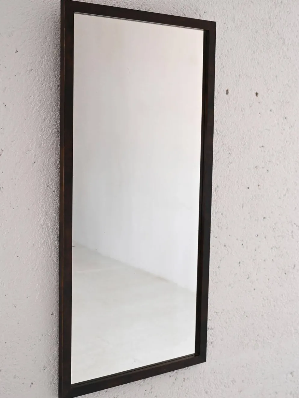 Miroir scandinave avec cadre en bois