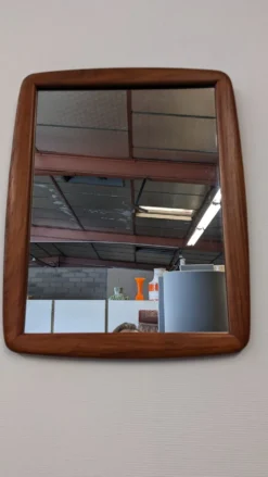 Miroir scandinave en teck massif, Danemark vers 1970