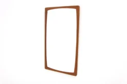 Miroir scandinave en teck, Suède, 1960, 64cm x 37cm