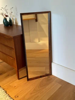 Miroir scandinave vintage en palissandre 