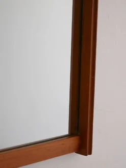 Miroir scandinave vintage en teck avec cadre rainuré