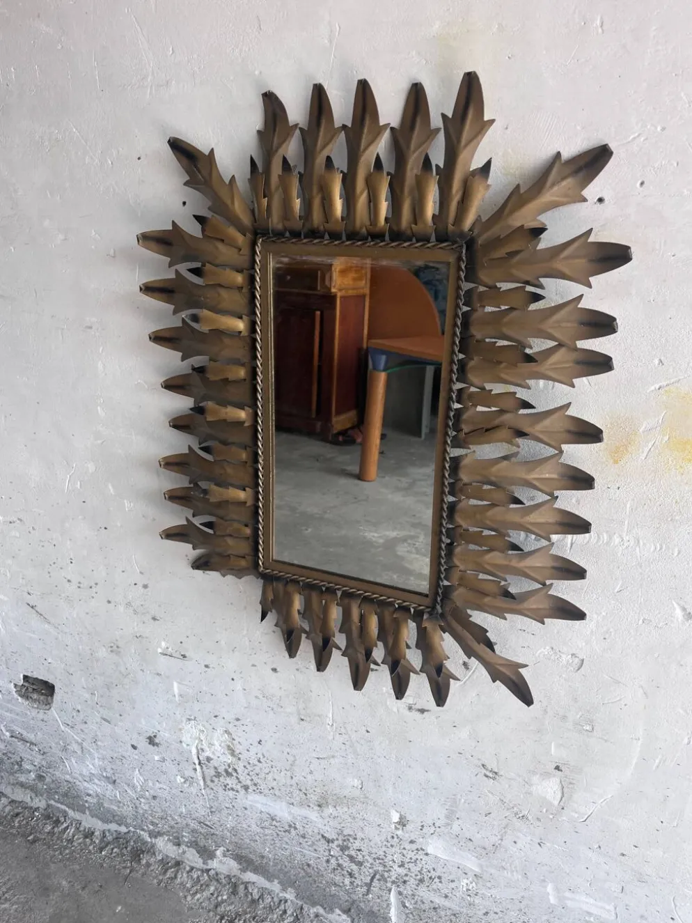 Miroir soleil brutaliste en fer forgé, années 1960