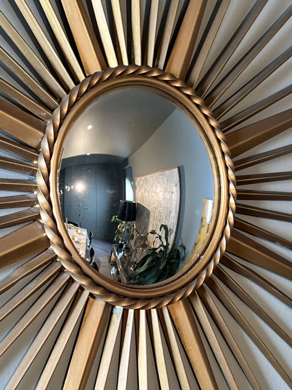 Miroir Soleil en Métal Doré à Miroir Bombé de Chaty Vallauris. Travail Fran