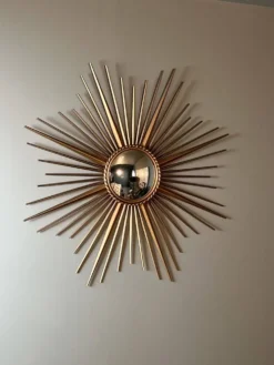 Miroir Soleil en Métal Doré à Miroir Bombé de Chaty Vallauris. Travail Fran