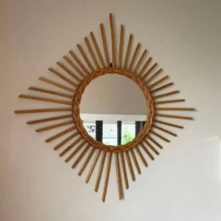 Miroir soleil losange en rotin – France, années 60