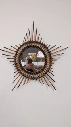 Miroir soleil étoilé en rotin, France vers 1960
