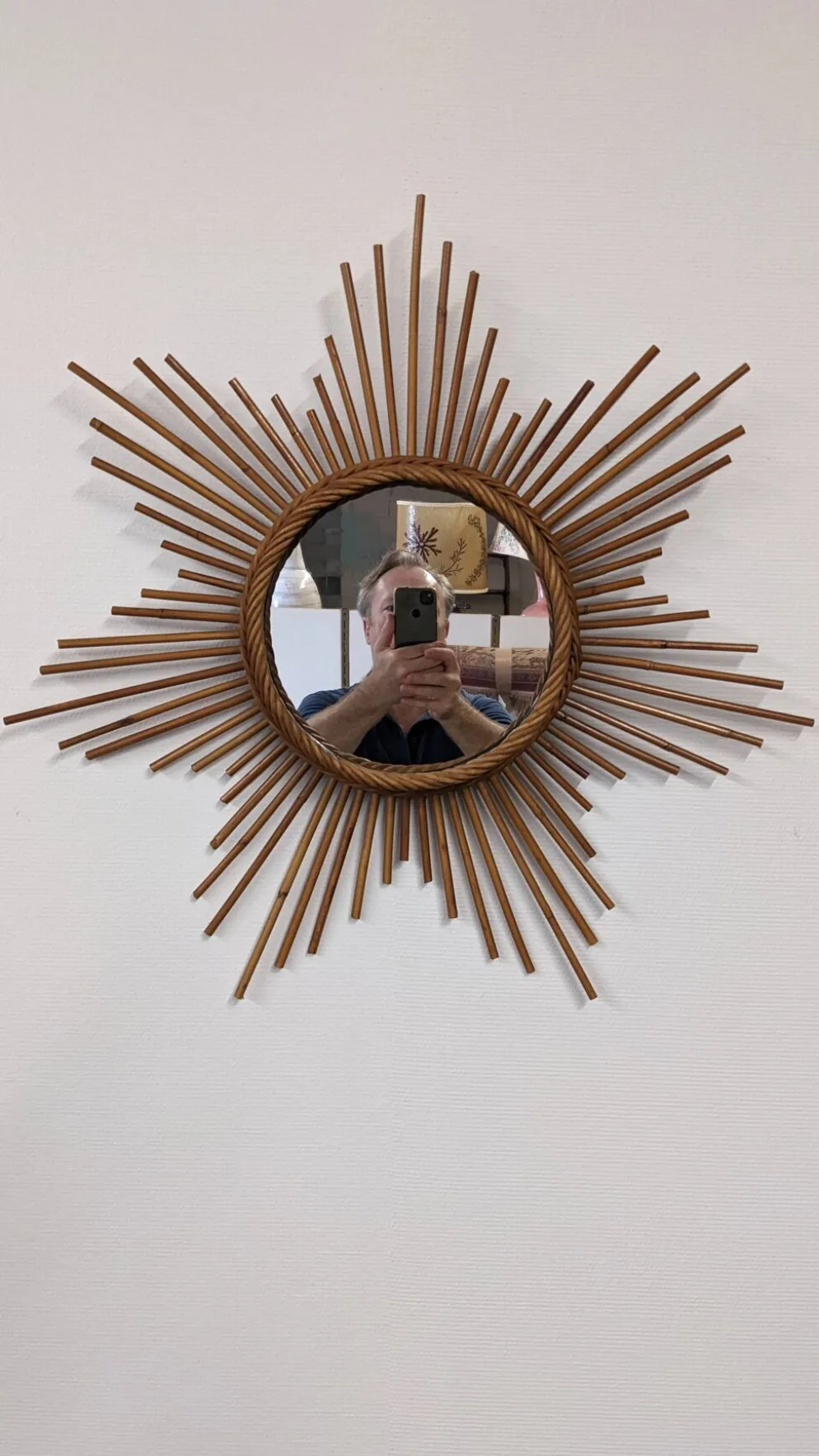 Miroir soleil étoilé XL en rotin, France vers 1970