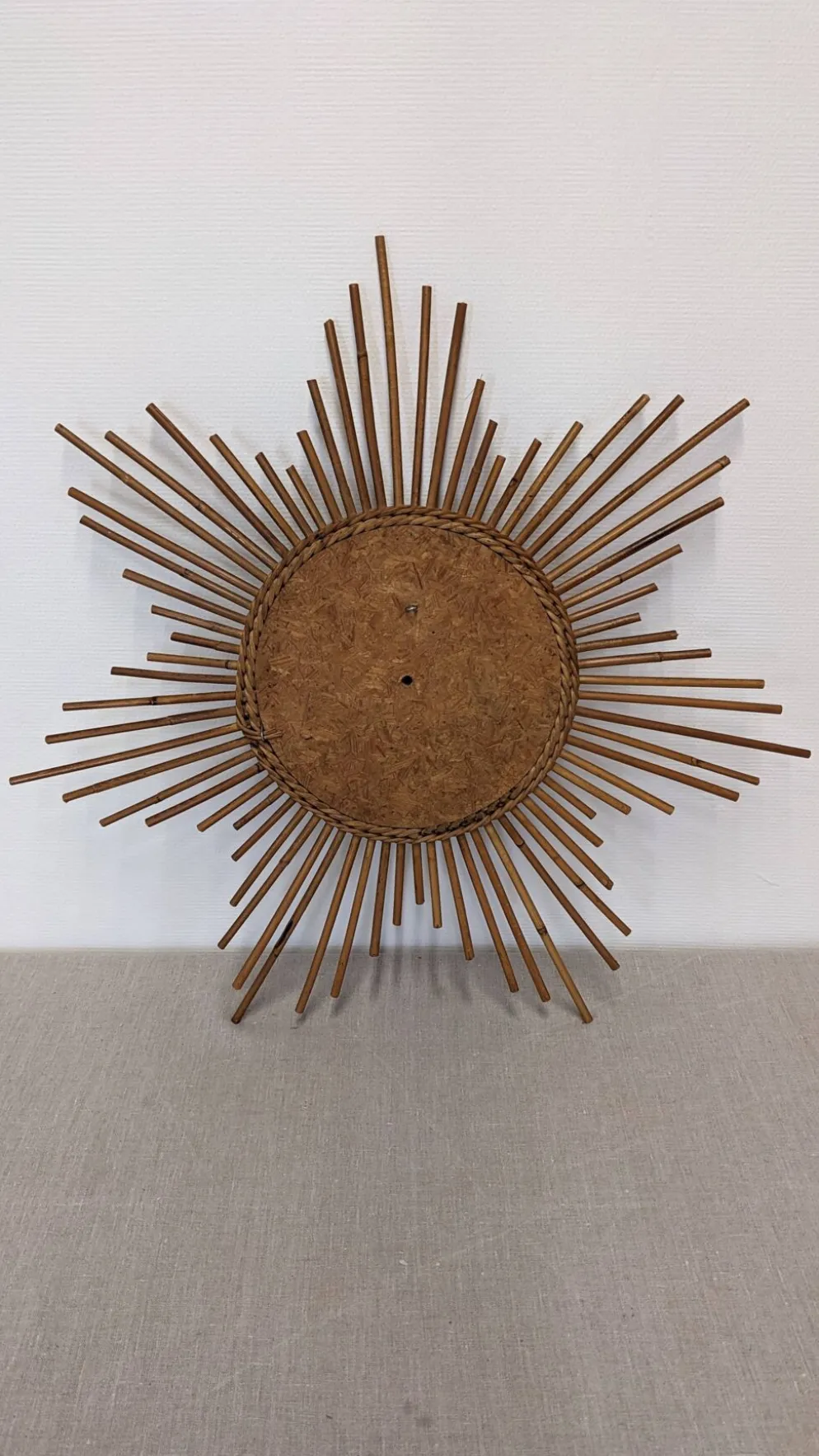 Miroir soleil étoilé XL en rotin, France vers 1970