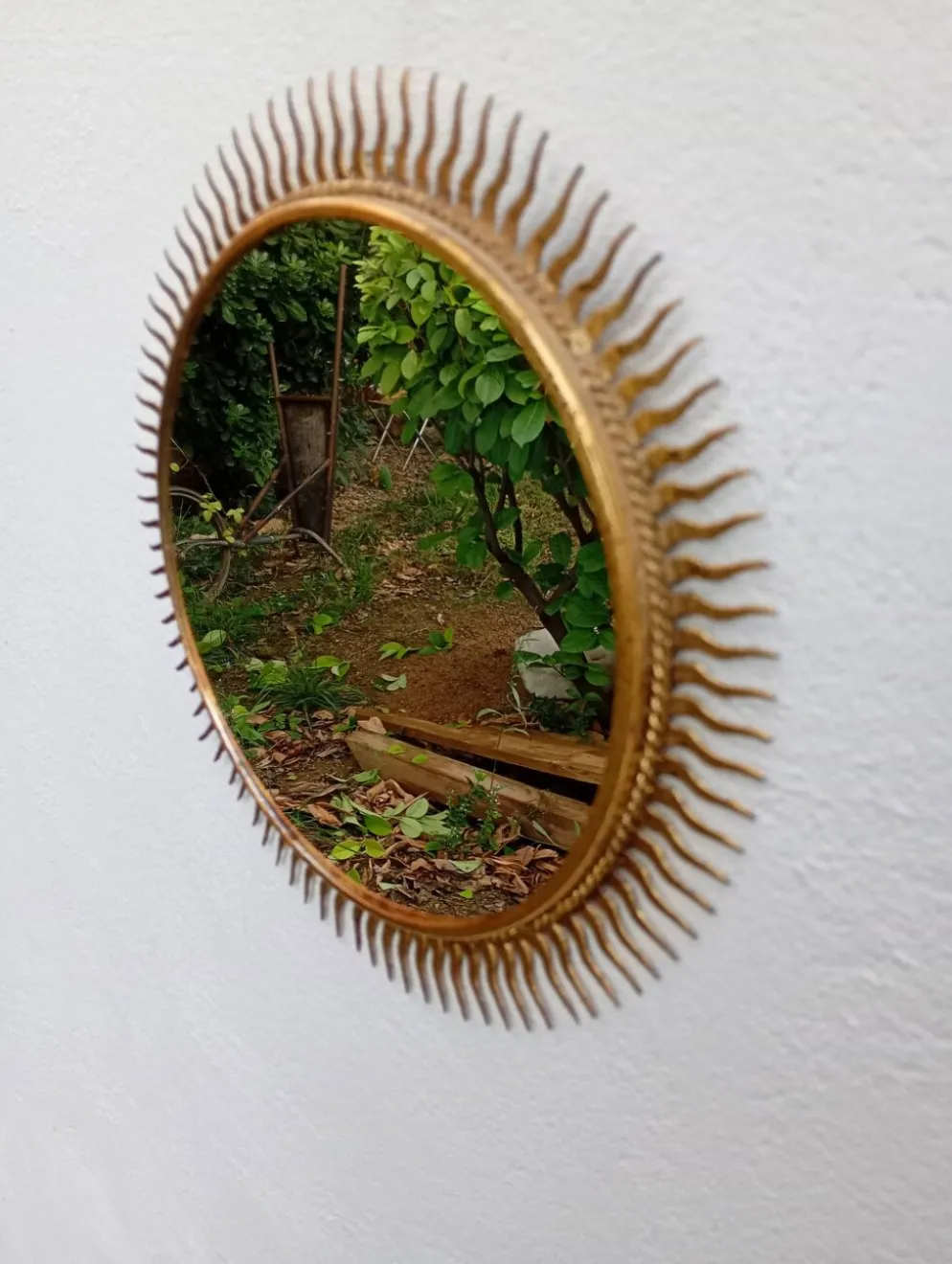 Miroir soleil vintage doré en métal – style années 60/70