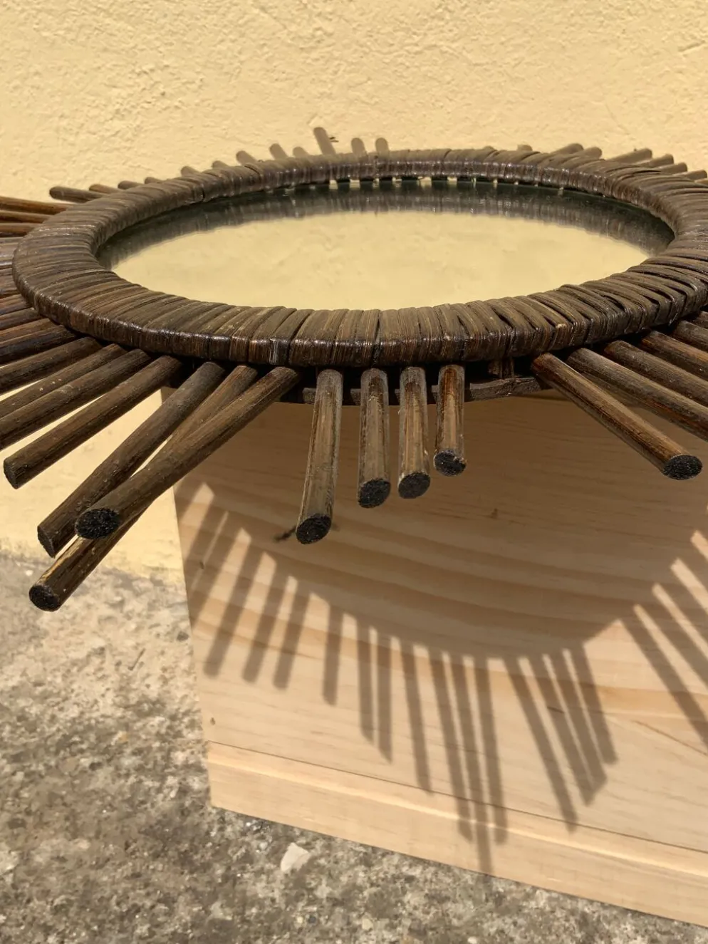 Miroir soleil vintage en rotin tressé diamètre 45 cm déco rétro