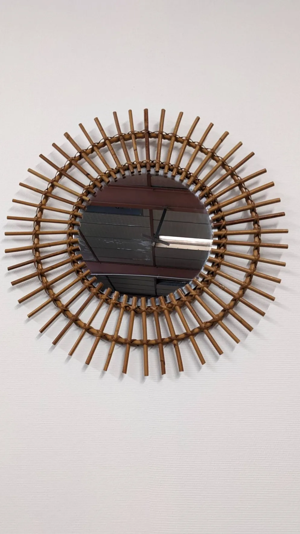 Miroir soleil XL en rotin, France vers 1960