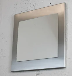 Miroir "space age". Acier inoxydable. France, circa 1970