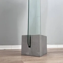 Miroir sur pied postmoderne 