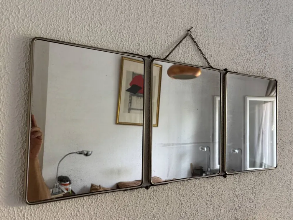 Miroir triptyque de barbier en simili cuir bleu, 1950