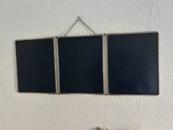 Miroir triptyque de barbier en simili cuir bleu, 1950