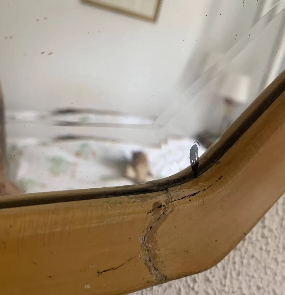 Miroir vintage 1930 Art Déco biseauté octogonal bois stuc - 66 x 45 cm