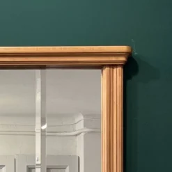 Miroir vintage avec cadre en bois sculpté