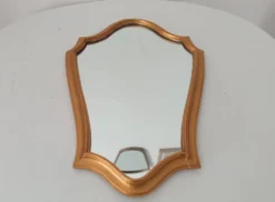 Miroir vintage baroque en bois doré