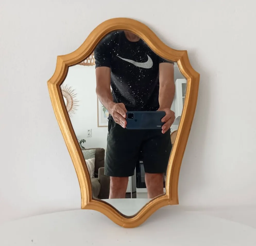 Miroir vintage baroque en bois doré