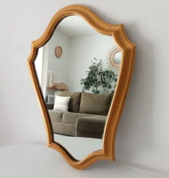 Miroir vintage baroque en bois doré