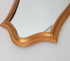 Miroir vintage baroque en bois doré