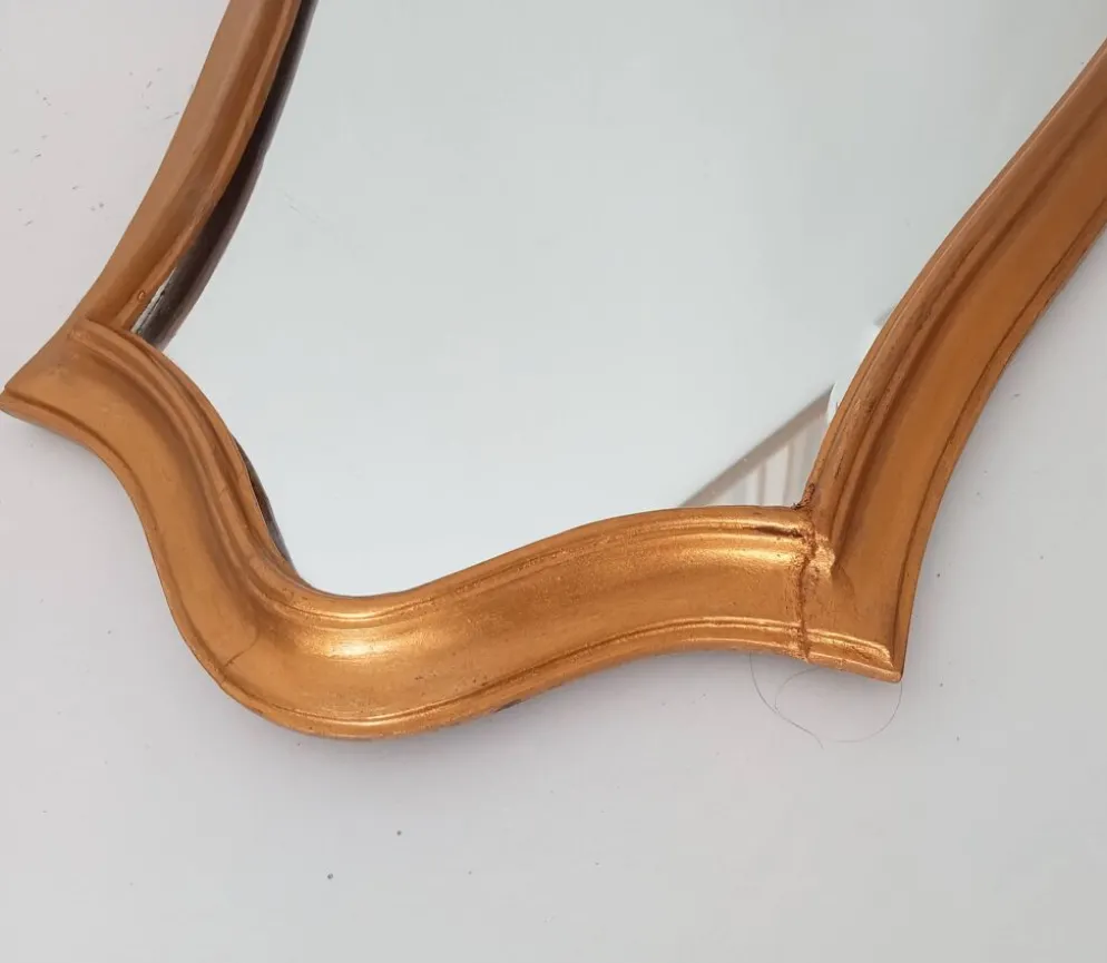 Miroir vintage baroque en bois doré