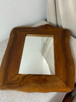 Miroir vintage en bois d’Olivier de forme libre