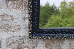 Miroir vintage en bois et stuc bleu nuit patiné doré – style baroque – 51 ×