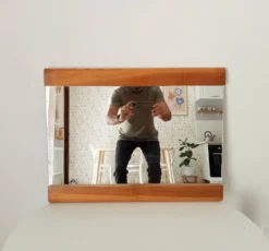 Miroir vintage en pin années 70/80 60*46 cm
