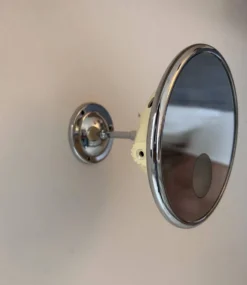 Miroir vintage orientable chromé, grossissant et éclairant, France 1970