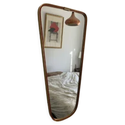 Miroir vintage 1960 rétroviseur asymétrique forme libre doré rouge - 71 x 3
