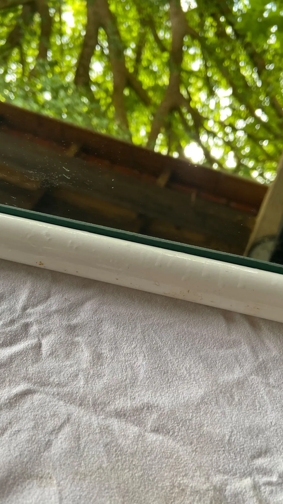Miroir vintage Space Age / 70s cadre tubulaire blanc arrondi — 71 x 55