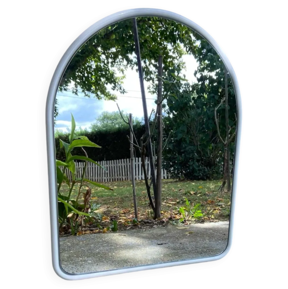 Miroir vintage Space Age / 70s cadre tubulaire blanc arrondi — 71 x 55