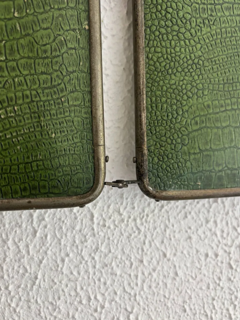 Miroir vintage 1930 triptyque barbier nickelé simili crocodile vert avocat