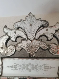 Miroir vénitien ancien fin XIXe – verre biseauté & décor gravé – 124 x 68
