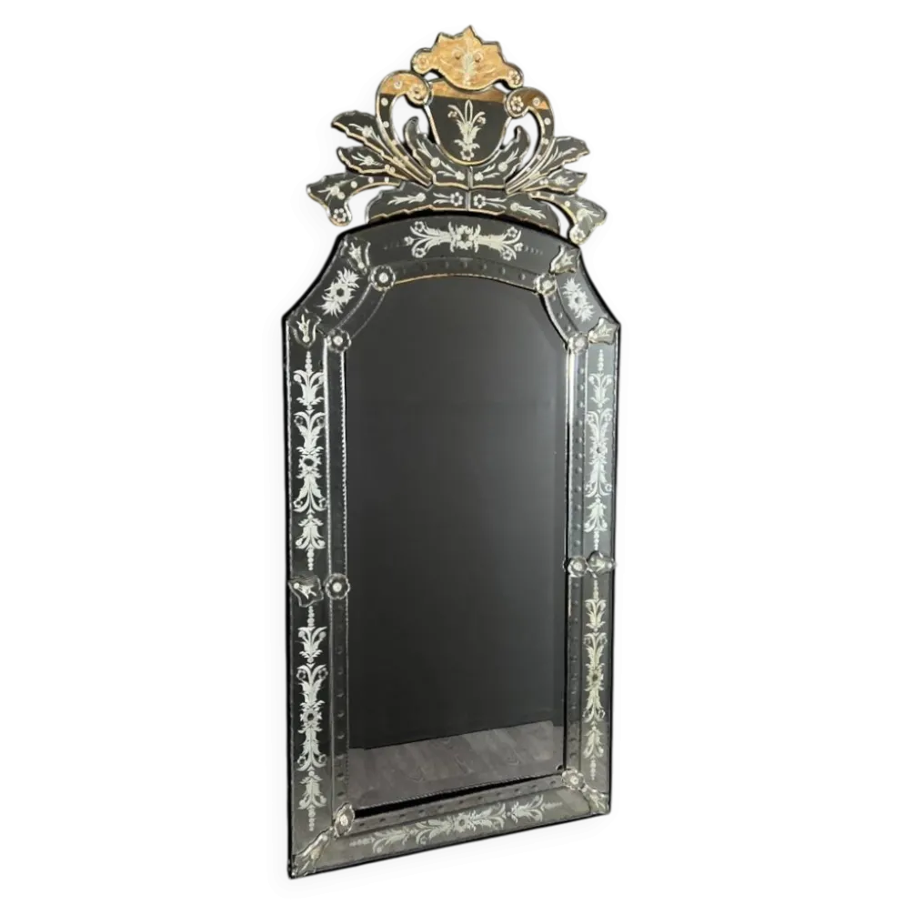 Miroir vénitien gravé à décor floral, XXe siècle