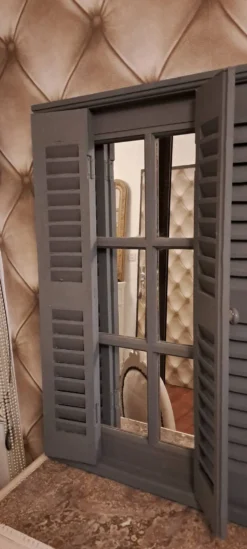 Miroir volet trompe l'oeil bois gris foncé 1990 / objet de décoration murale Miroir façon volets
