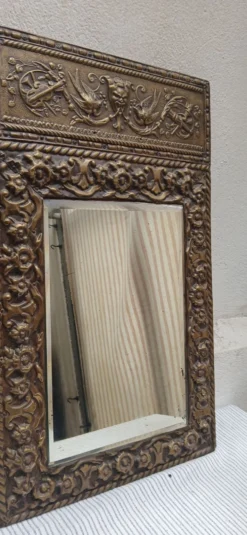 Mirroir Biseauté annees 30 en laiton repoussé