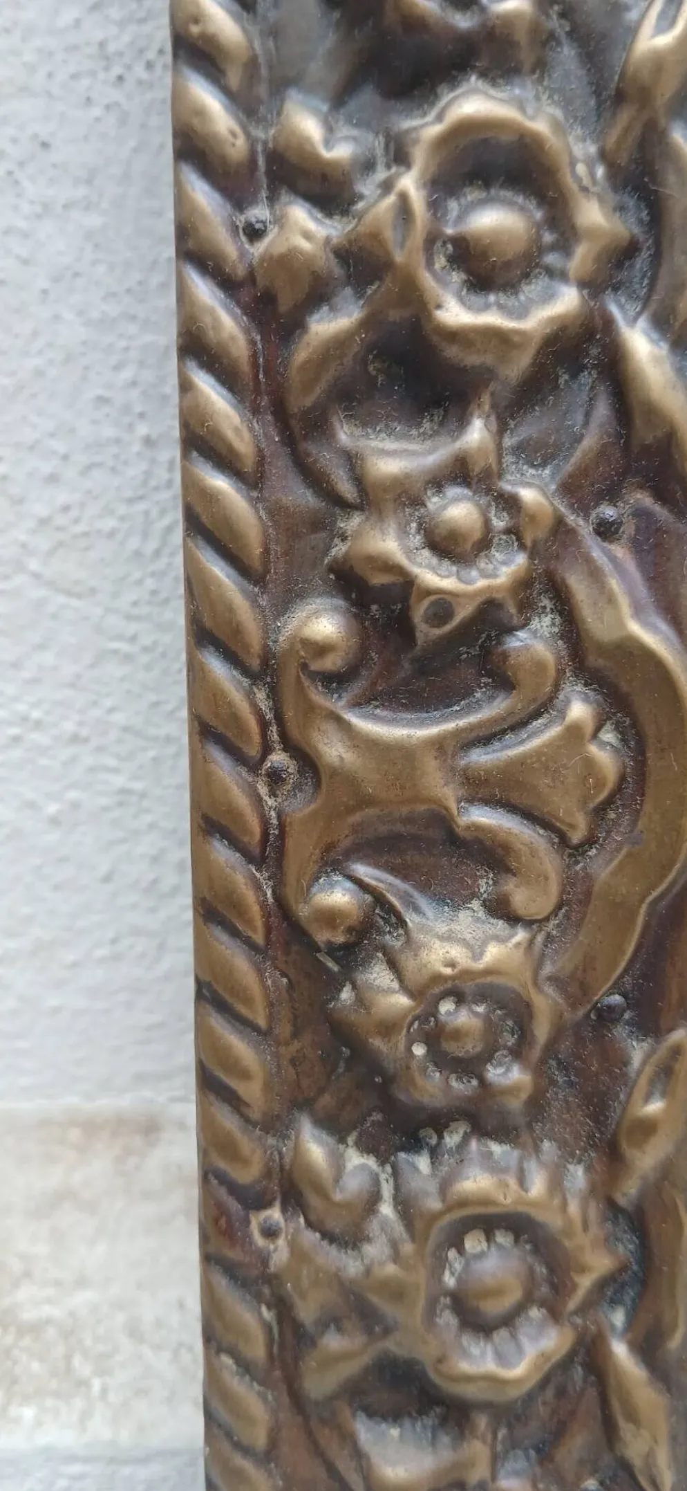 Mirroir Biseauté annees 30 en laiton repoussé