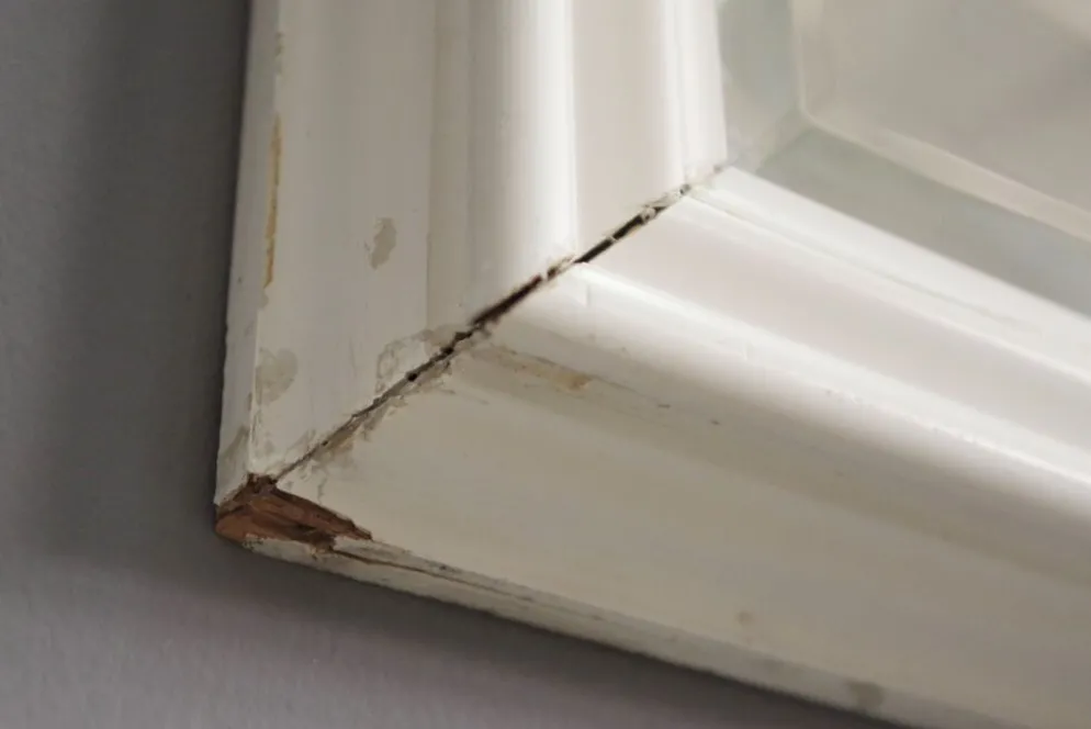 Mirror frame in white painted wood, Giuseppe Restelli Cristani, 1970s, , 119x60 cm