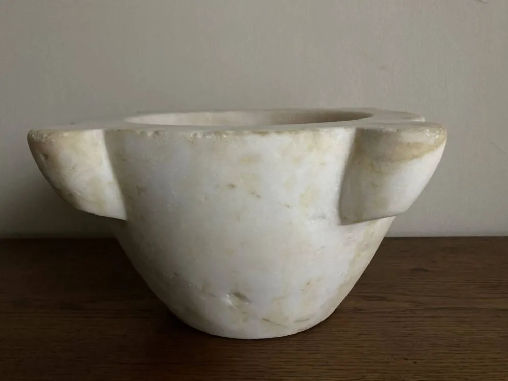 Mortier 19e néo classique en marbre blanc XXL