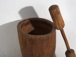 Mortier et pilon anciens de style wabi-sabi (c.1920) #1