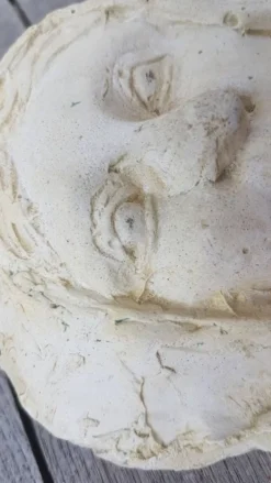 Moulage en platre visage vierge