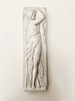 Moule en plâtre, « porteuse d’eau » de Jean Goujon