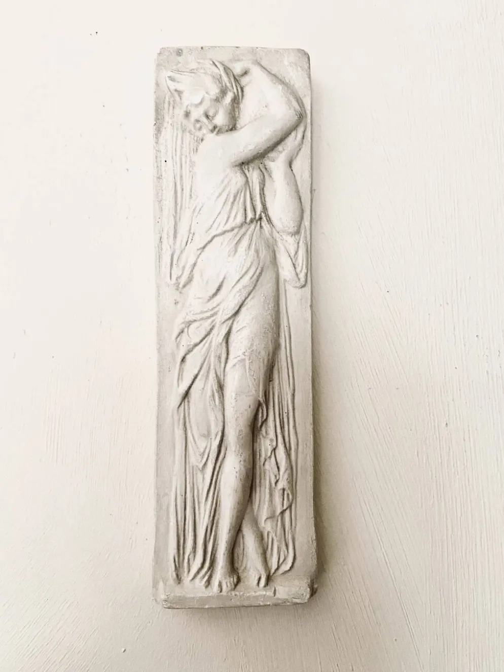 Moule en plâtre, « porteuse d’eau » de Jean Goujon