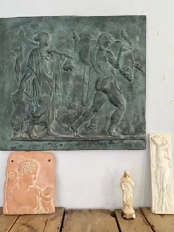 Moule en plâtre, « porteuse d’eau » de Jean Goujon