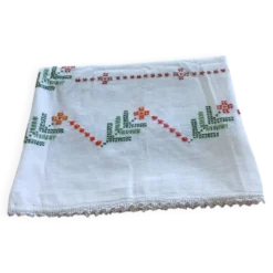 Nappe ancienne brodée