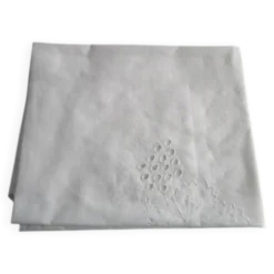Nappe ancienne brodée 140x112cm