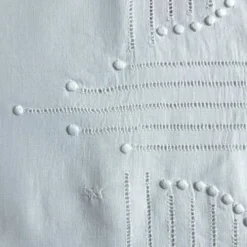 nappe ancienne en voile de lin brodée 135x135 cm